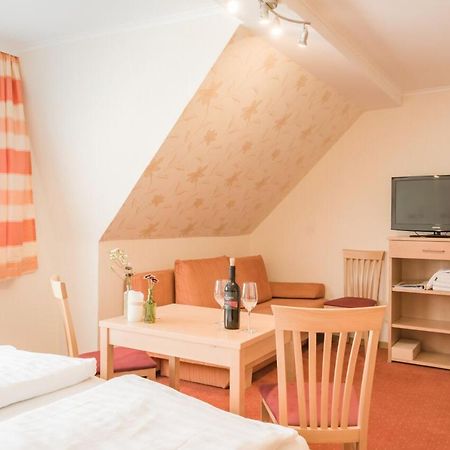 Haus Kranixfeld-Fischl Hotel Morbisch am See Bagian luar foto