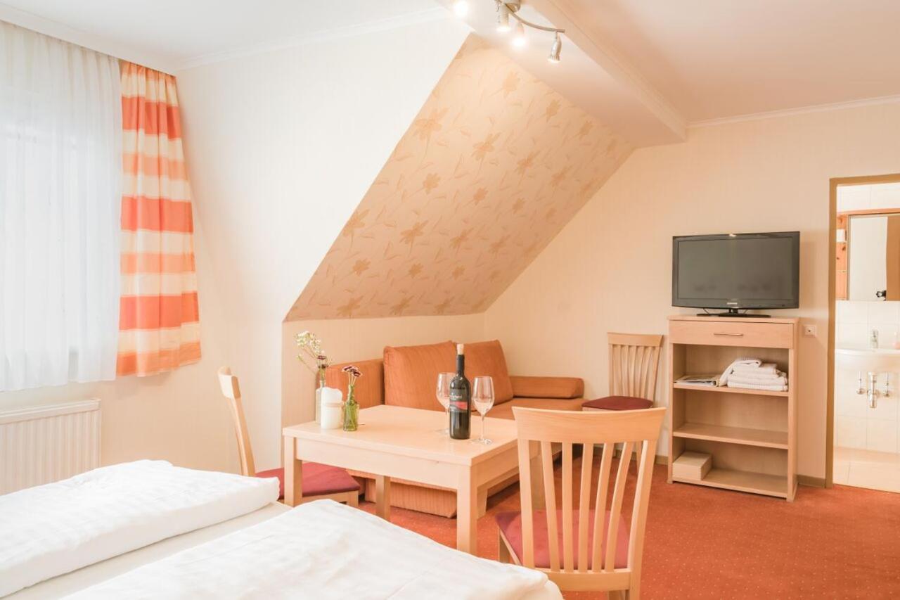 Haus Kranixfeld-Fischl Hotel Morbisch am See Bagian luar foto