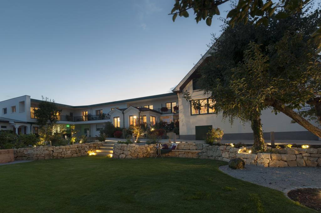 Haus Kranixfeld-Fischl Hotel Morbisch am See Bagian luar foto